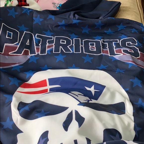 New Patriots hoodie - Picture 5 of 5